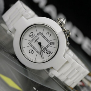 卡地亞 高檔純白陶瓷藝術服飾款女士手錶3針休閑日本進口石英女錶