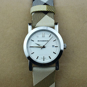 burberry新款時尚又不失優雅女士腕錶