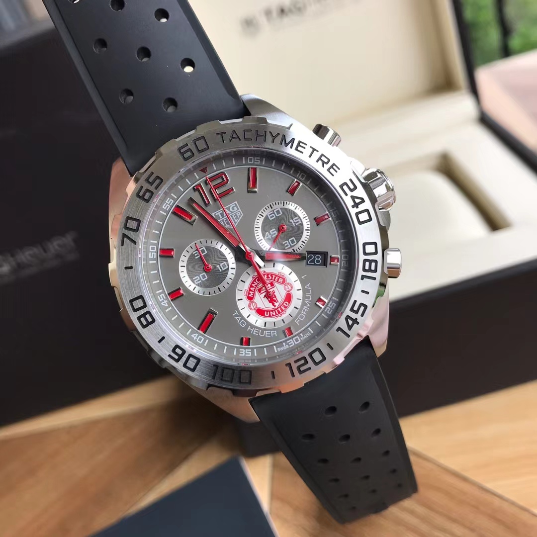 Tagheuer 泰格豪雅F1系列，曼徹斯特聯隊特別版，帥氣石英男士腕表43mm表径