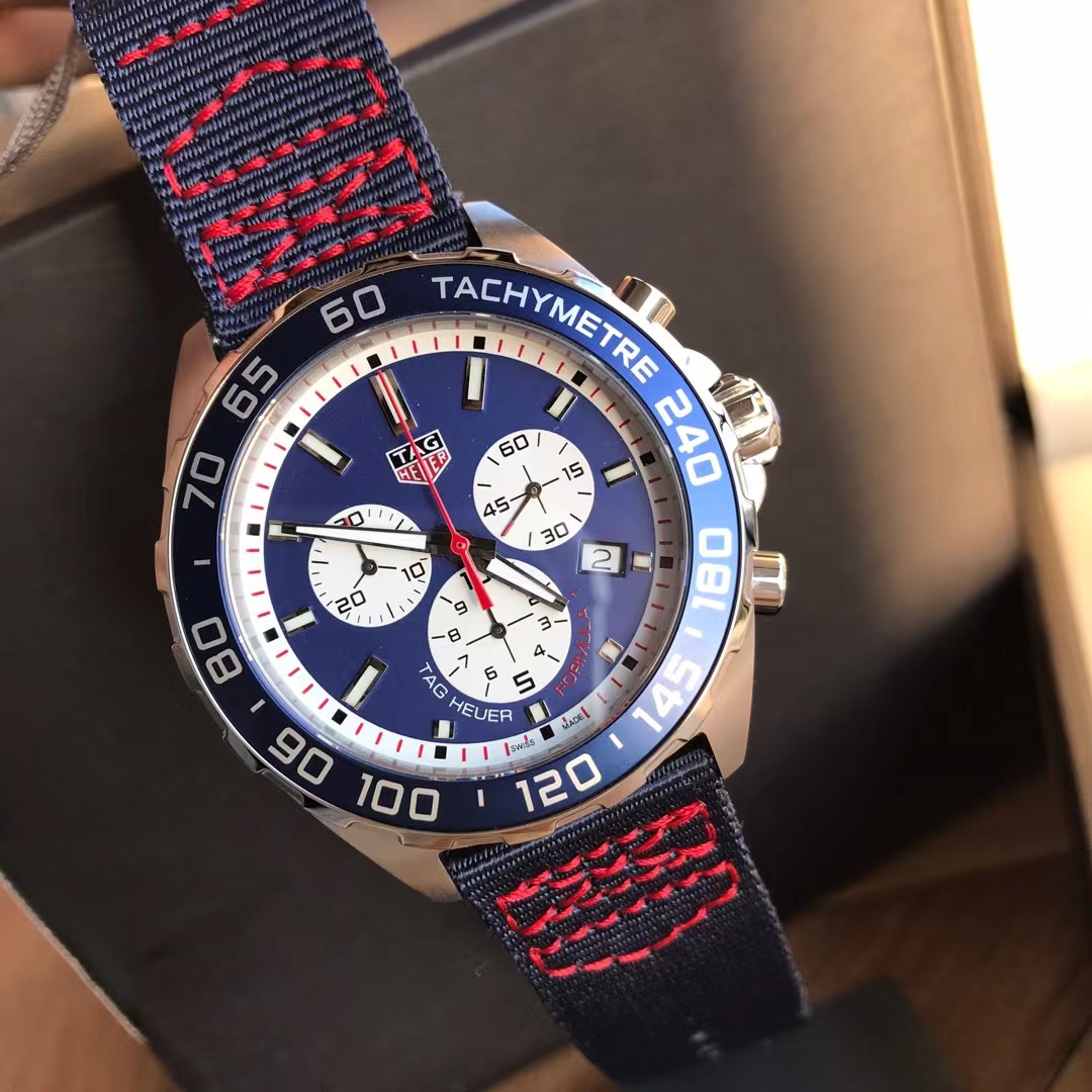 original Tagheuer 泰格豪雅F1系列，F1紅牛隊限量版，石英男士腕表43mm表径