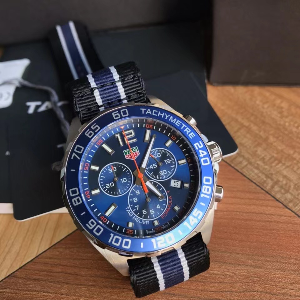 Original Tagheuer,泰格豪雅F1系列 石英表43mm，專櫃1萬+。帥氣尼龍表帶！