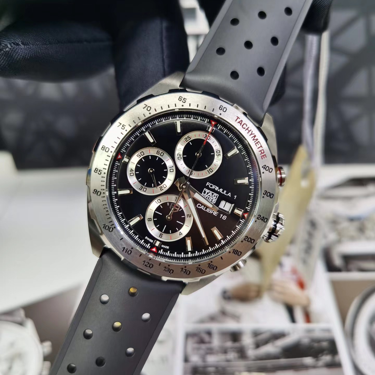 TAGHeuer,泰格豪雅F1系列機械計時碼表，橡膠帶款，44mm直徑